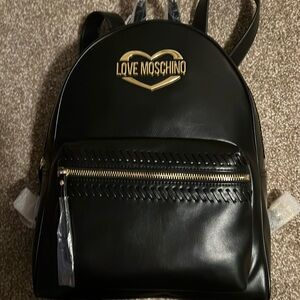 Love Moshino 💗 LE valentine’s Day backpack with cover bag